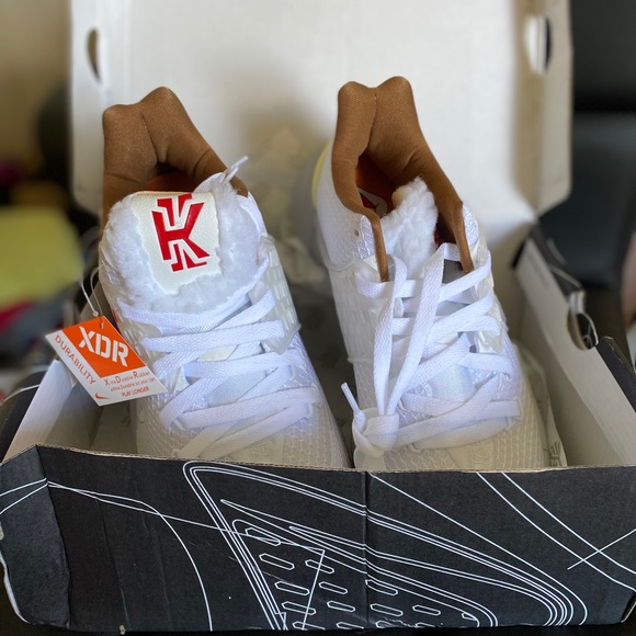 sandy cheeks sneakers